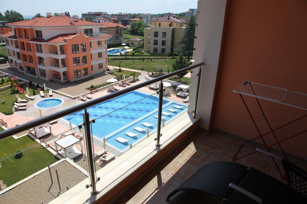 Apartment In St. Constantine And Helena Sveti Konstantin Buitenkant foto