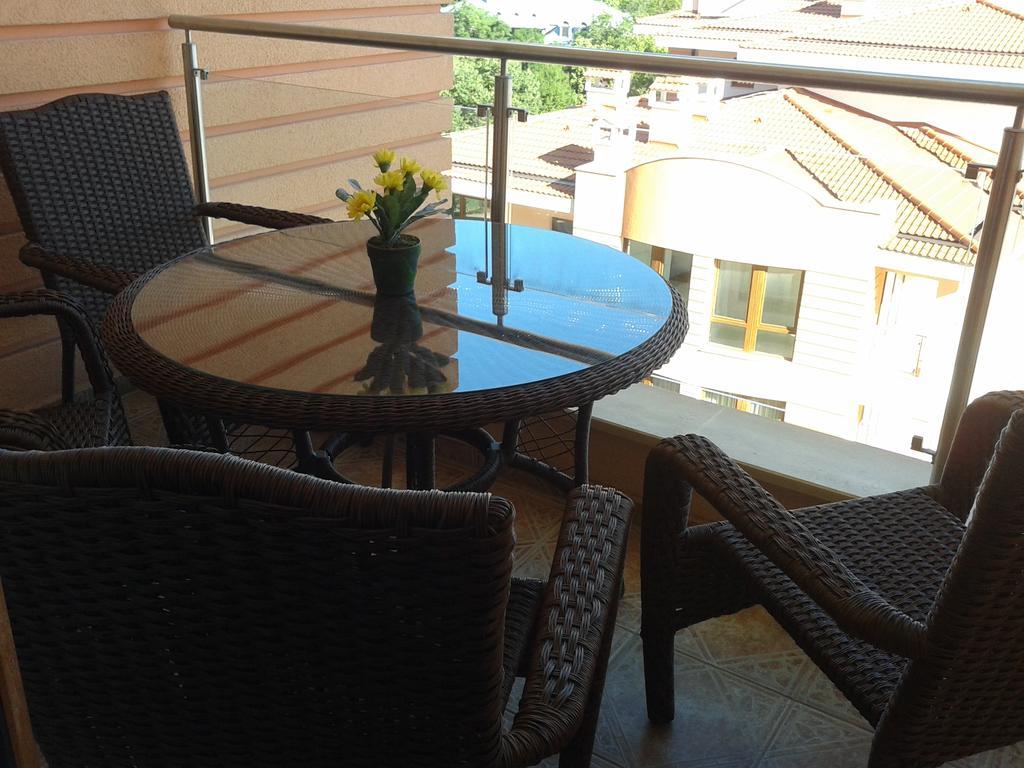 Apartment In St. Constantine And Helena Sveti Konstantin Buitenkant foto