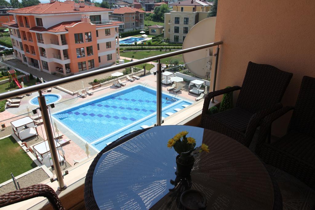 Apartment In St. Constantine And Helena Sveti Konstantin Buitenkant foto